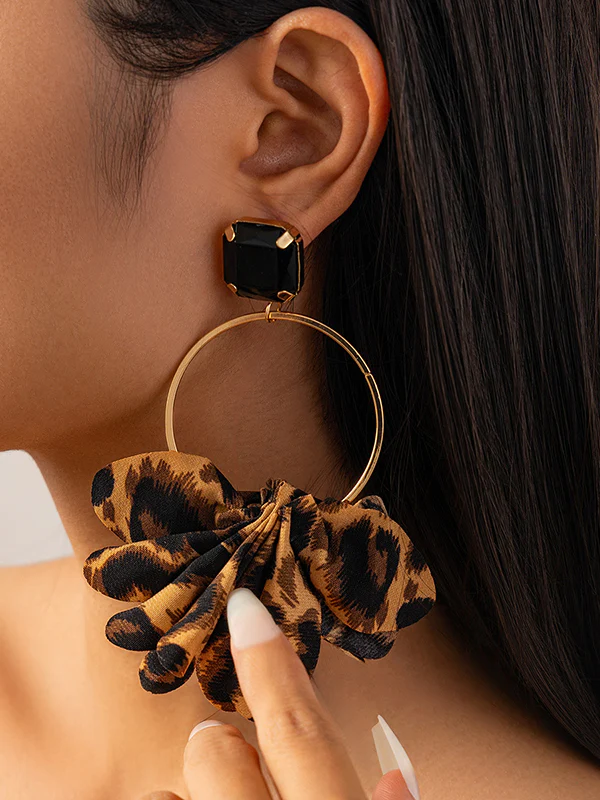 Geometric Leopard Three-Dimensional Flower Drop Earrings - Image 2