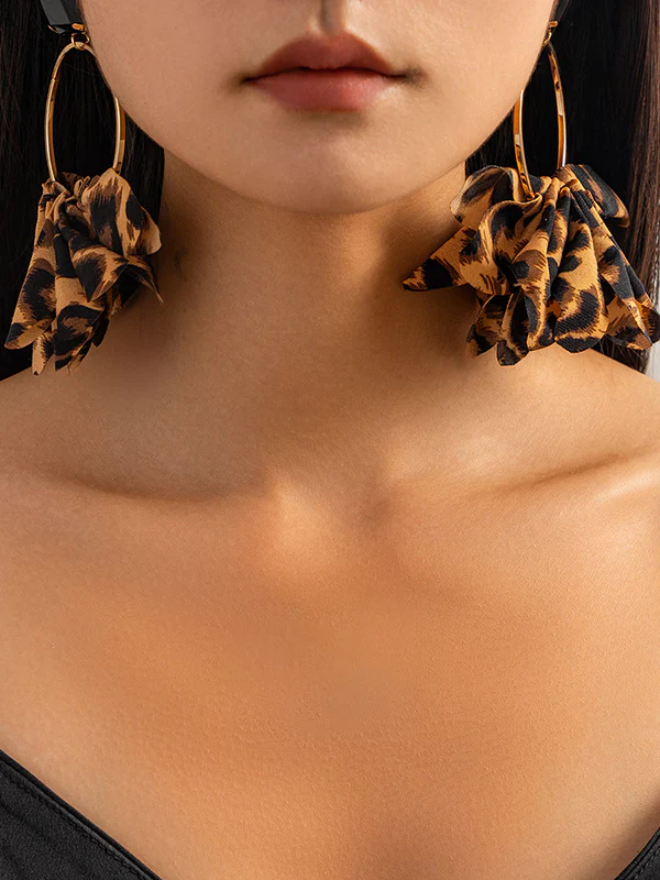 Geometric Leopard Three-Dimensional Flower Drop Earrings - Image 3