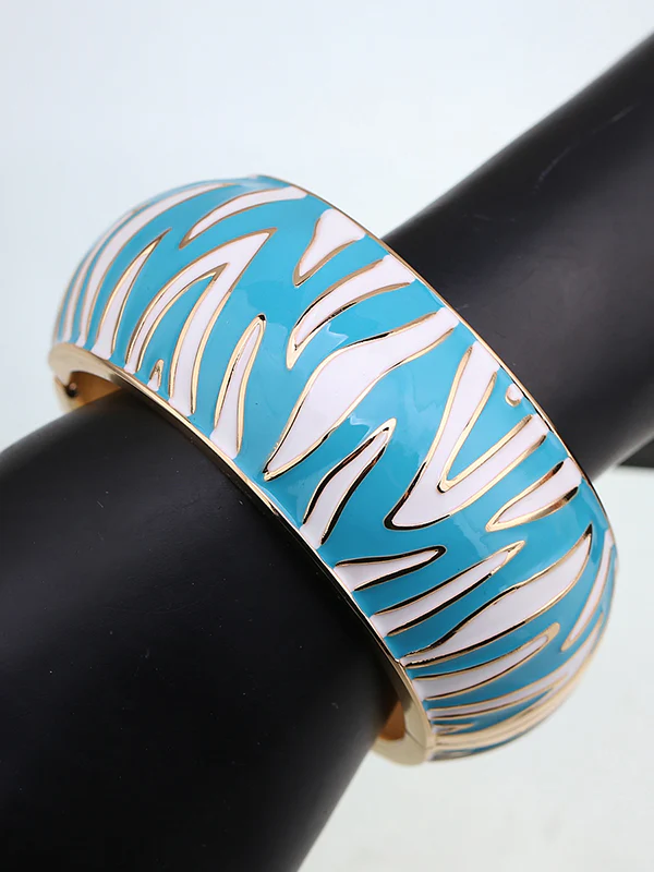 Geometric Zebra-Stripe Bracelet Accessories - Image 2