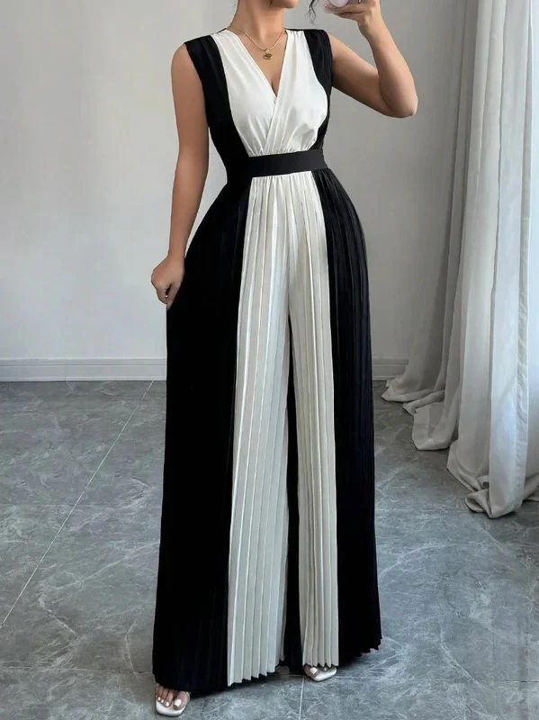 High Waisted Loose Contrast Color Pleated V-Neck Jumpsuits - Image 2