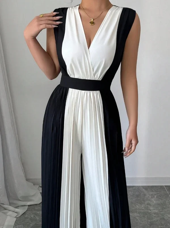 High Waisted Loose Contrast Color Pleated V-Neck Jumpsuits - Image 6