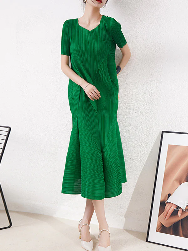 High Waisted Loose Pleated Solid Color Round-Neck Midi Dresses - Image 3