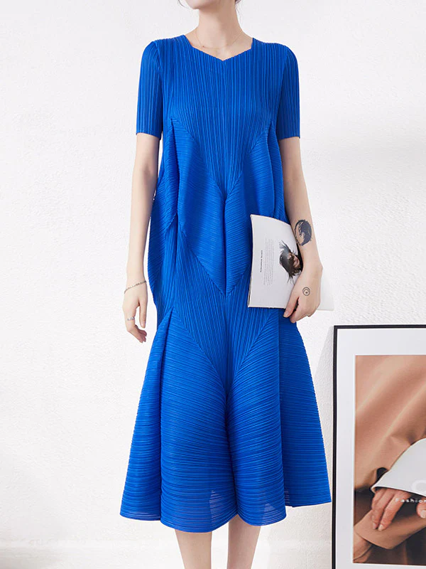 High Waisted Loose Pleated Solid Color Round-Neck Midi Dresses - Image 5