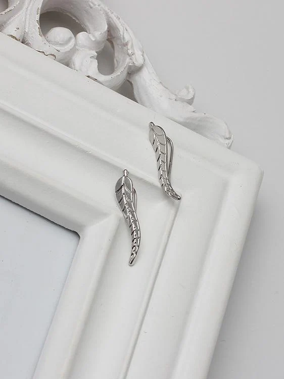 Leaf Pattern Earring Accessories - Image 3