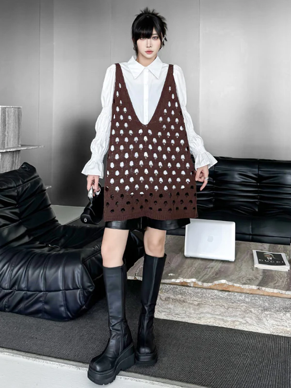 Loose Sleeveless Hollow Solid Color V-Neck Vest Top - Image 2