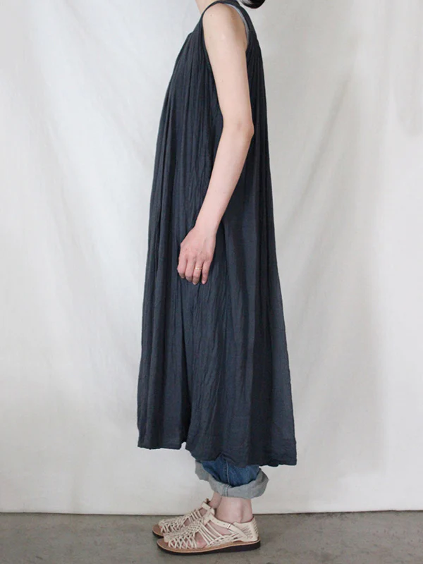 Loose Sleeveless Pleated See-Through Round-Neck Midi Dresses - Image 7