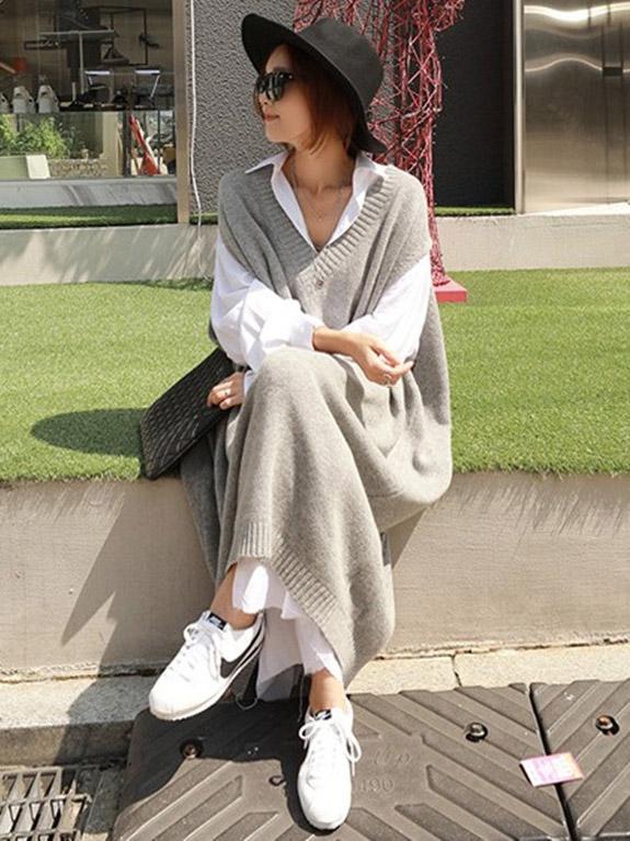 Loose V-neck Woolen Waistcoat - Image 3
