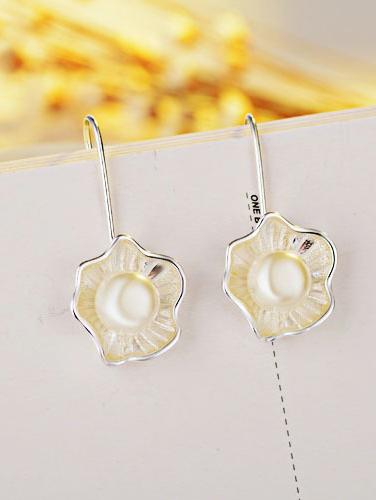 Lotus Pearl Fresh Earrings - Image 4