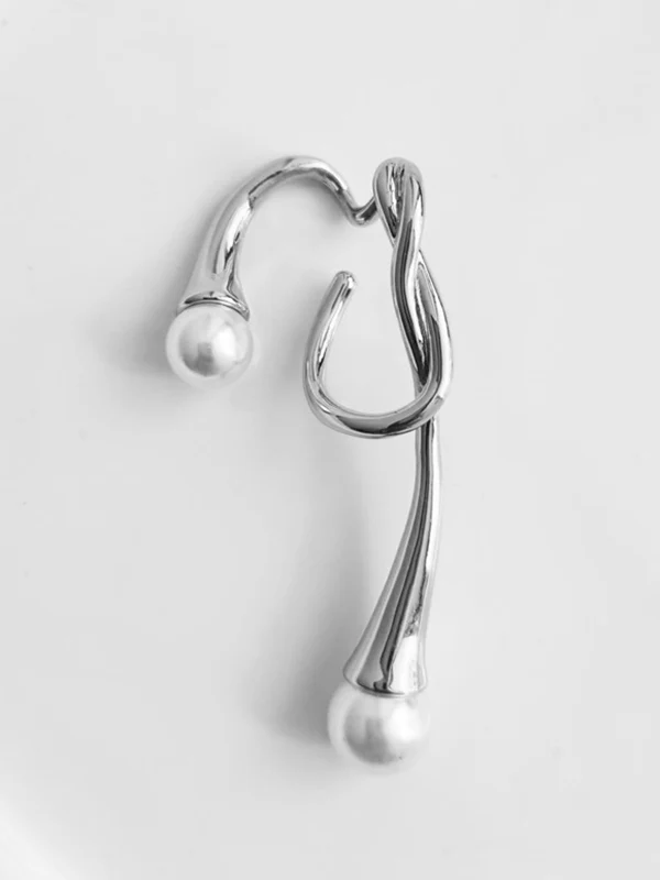 Normcore Asymmetric Geometric Ear Clip - Image 7