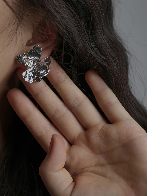 Normcore Three-Dimensional Silver Flower Shape Earrings - Image 3