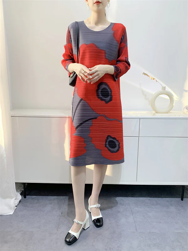 Original Three-Quarter Sleeves Loose Floral Printed Contrast Color Pleated Round-Neck Midi Dresses - Image 6
