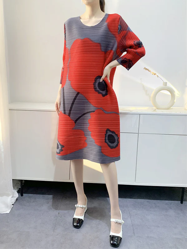 Original Three-Quarter Sleeves Loose Floral Printed Contrast Color Pleated Round-Neck Midi Dresses - Image 8