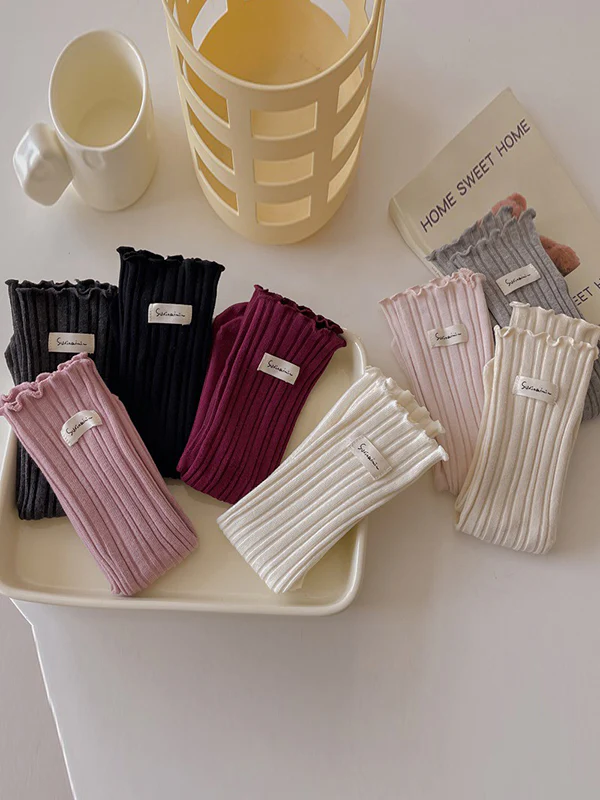 Pleated Wood Ear Lace Socks - Image 17