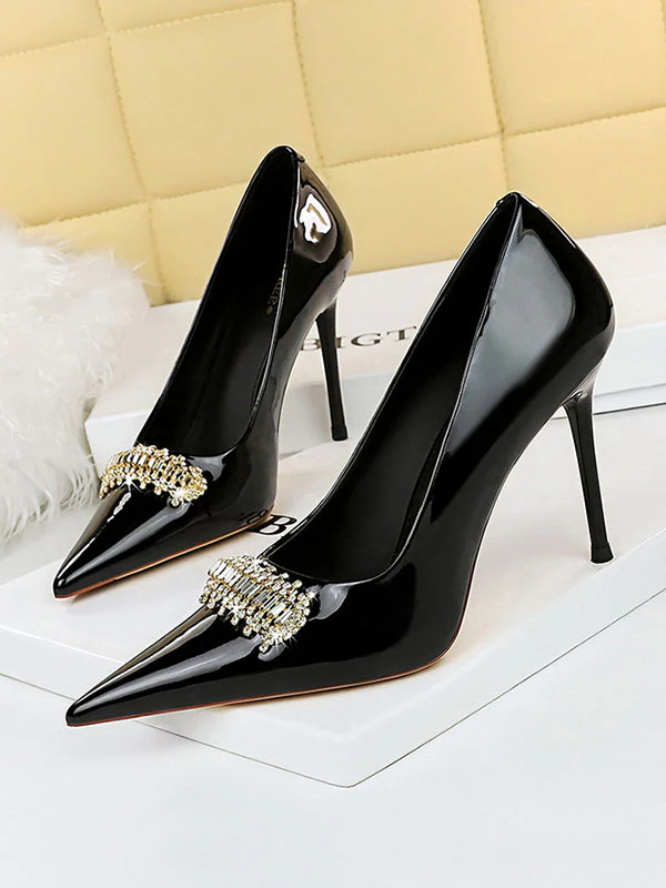 Pointed-Toe Shallow Cut Split-Joint Pumps - Image 2