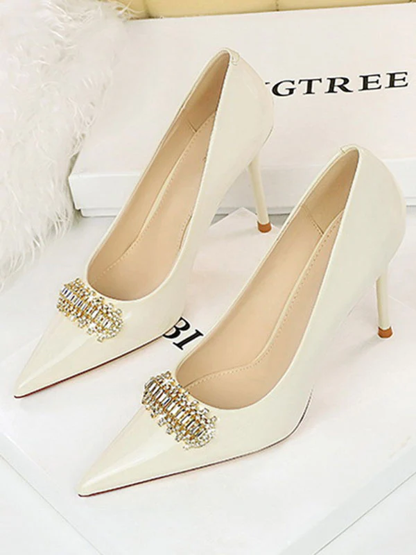 Pointed-Toe Shallow Cut Split-Joint Pumps - Image 5