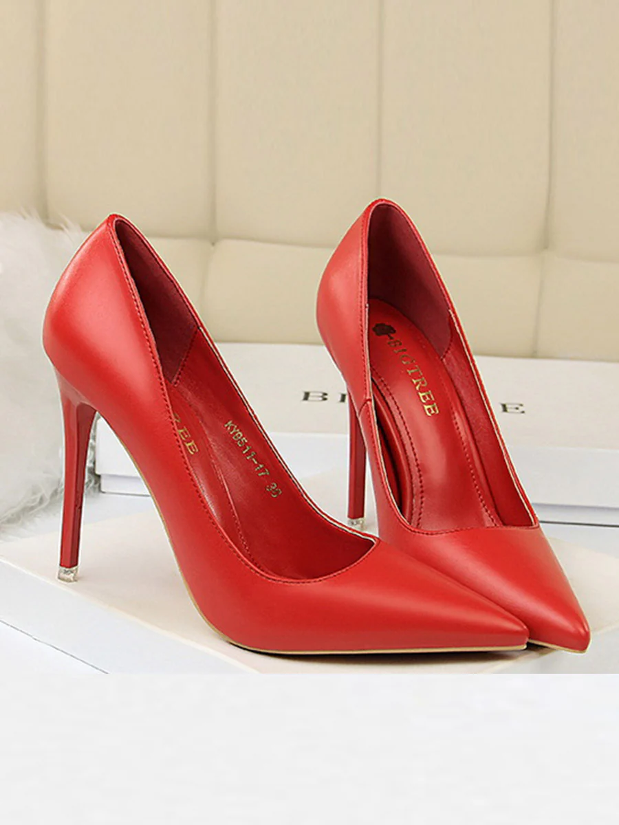 Pointed-Toe Solid Color Pumps - Image 11
