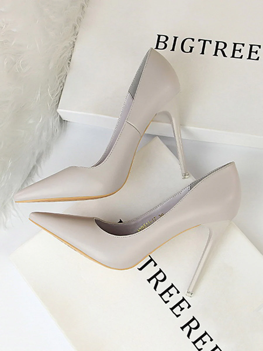 Pointed-Toe Solid Color Pumps - Image 4