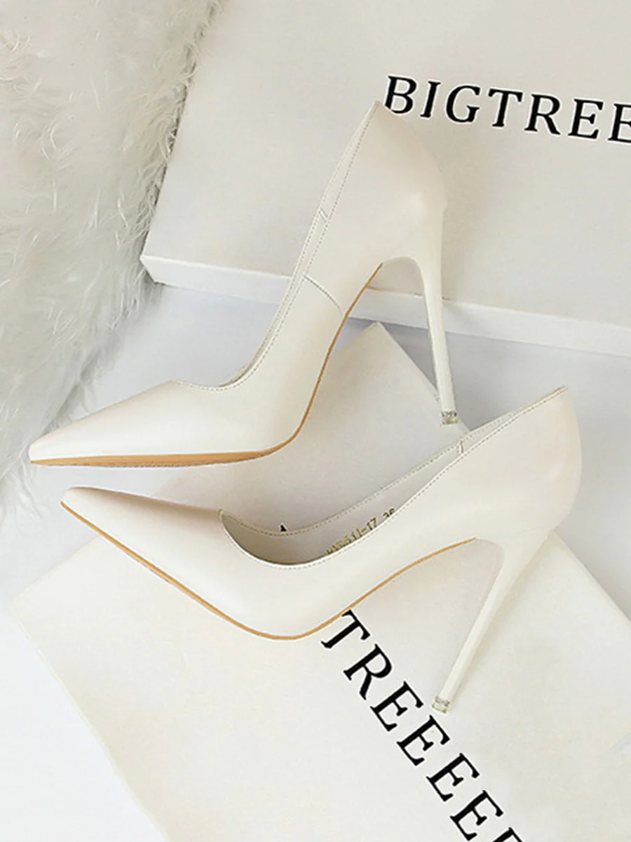 Pointed-Toe Solid Color Pumps - Image 6