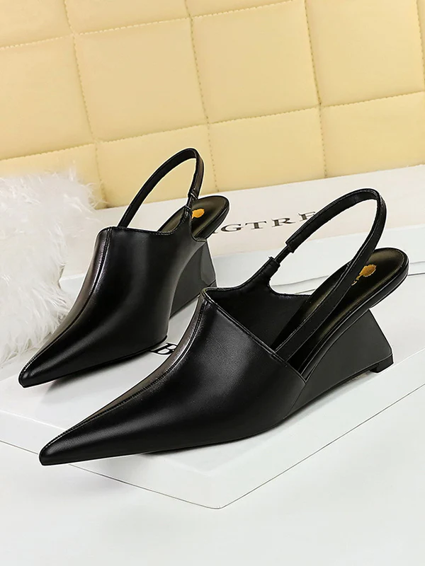 Pointed-Toe Split-Joint Pumps