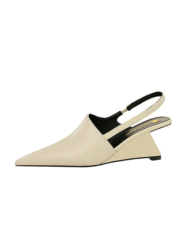 Pointed-Toe Split-Joint Pumps - Image 11