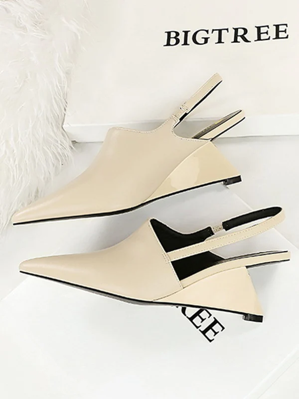Pointed-Toe Split-Joint Pumps - Image 4