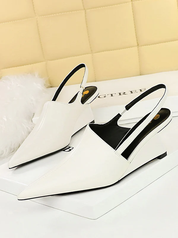 Pointed-Toe Split-Joint Pumps - Image 5