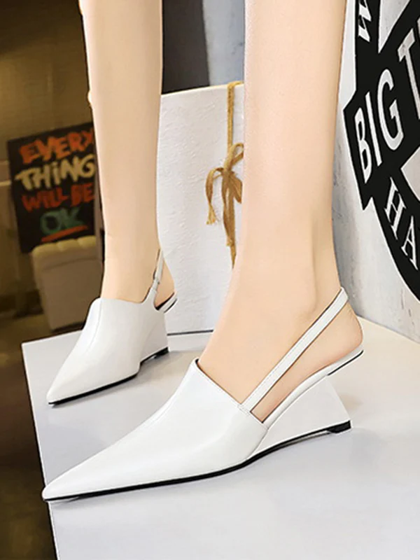 Pointed-Toe Split-Joint Pumps - Image 8