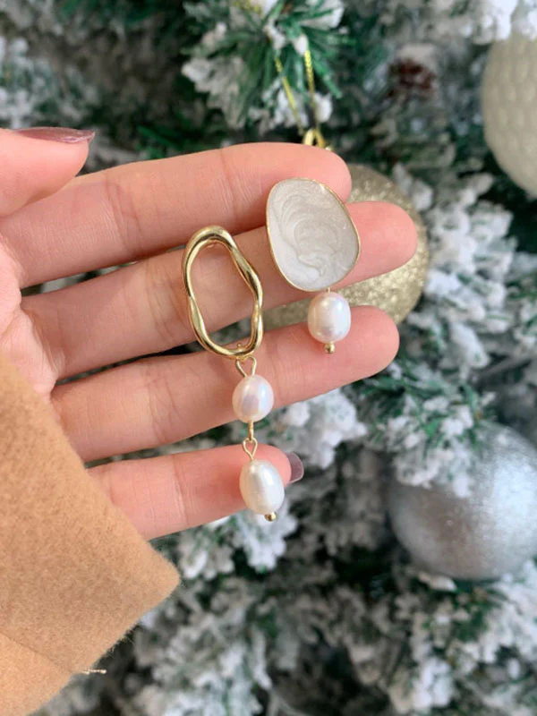 Simple Asymmetric Pearl Geometry Earrings - Image 11
