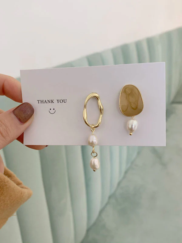 Simple Asymmetric Pearl Geometry Earrings - Image 9
