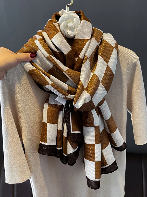 Simple Fashion Contrast Color Plaid Printed Scarf - Image 4