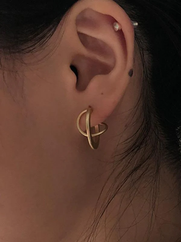 Simple Matt Earrings - Image 2