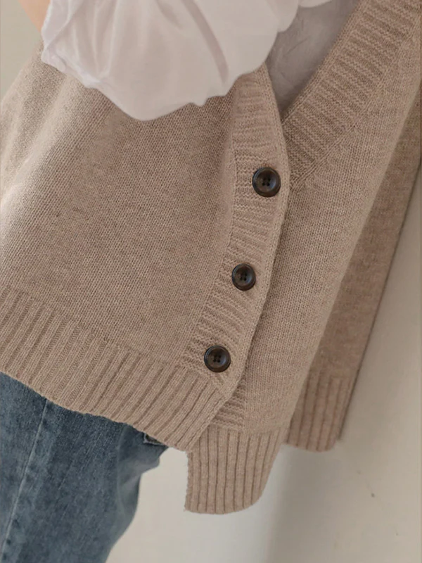 Simple Sleeveless Loose Buttoned Solid Color Round-Neck Sweater Vest Outerwear - Image 11
