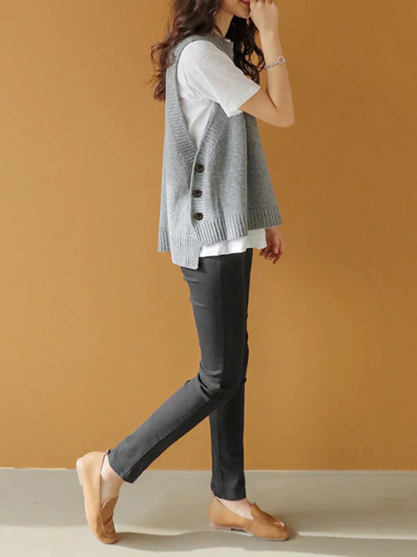 Simple Sleeveless Loose Buttoned Solid Color Round-Neck Sweater Vest Outerwear - Image 14