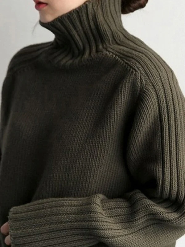 Simple Turtleneck Sweater - Image 12