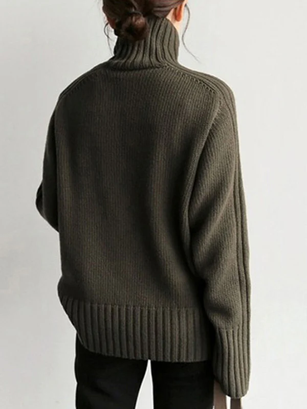 Simple Turtleneck Sweater - Image 13