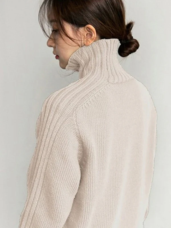 Simple Turtleneck Sweater - Image 17