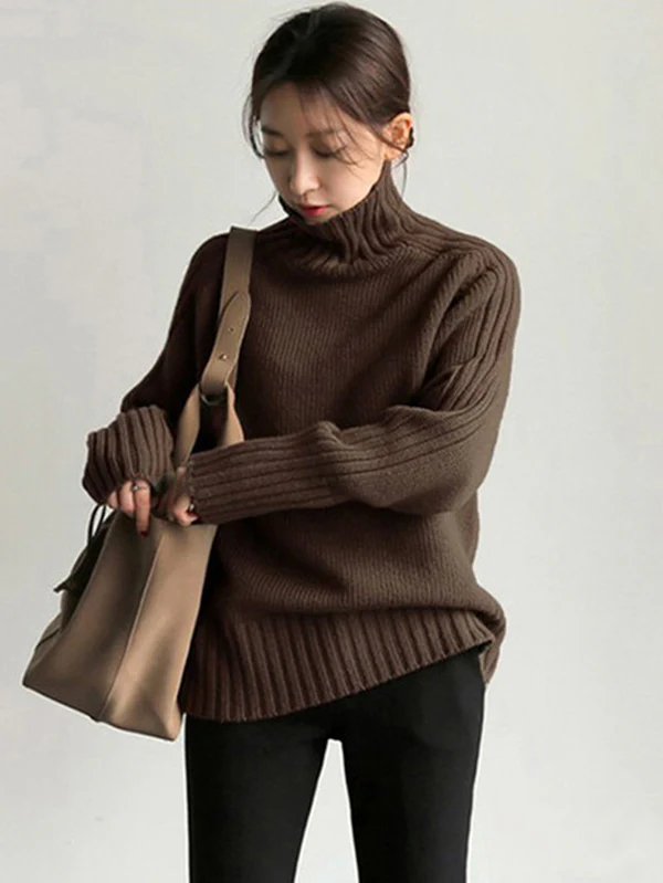 Simple Turtleneck Sweater - Image 8
