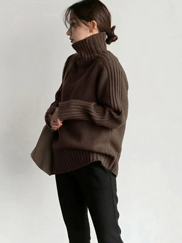 Simple Turtleneck Sweater - Image 9