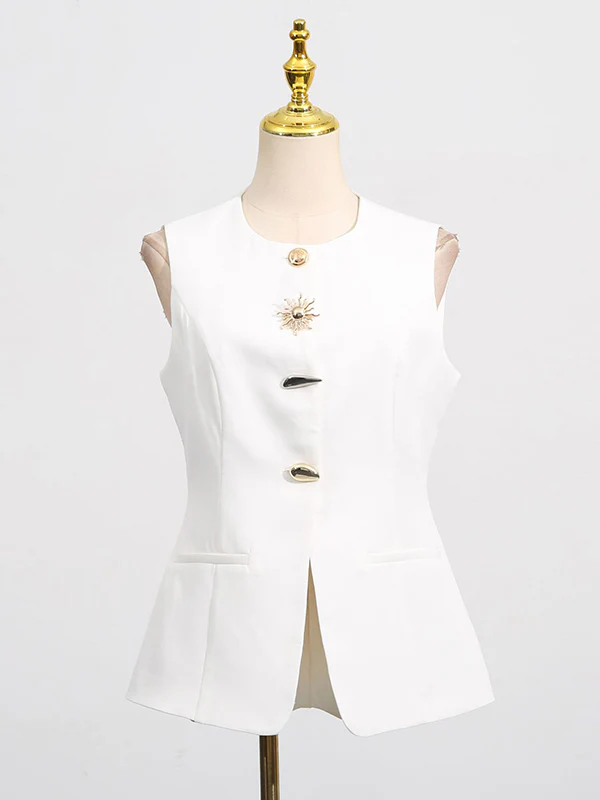 Sleeveless Buttoned Pockets Round-Neck Tank Top - Image 3