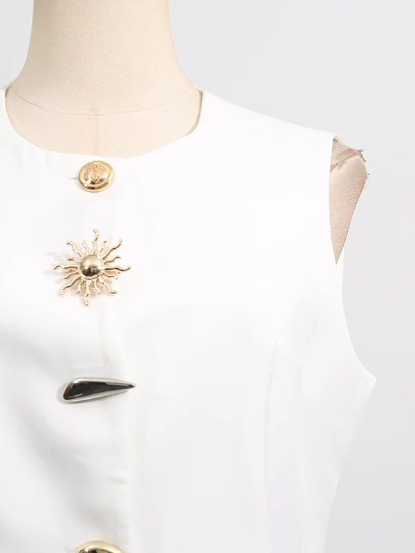 Sleeveless Buttoned Pockets Round-Neck Tank Top - Image 7
