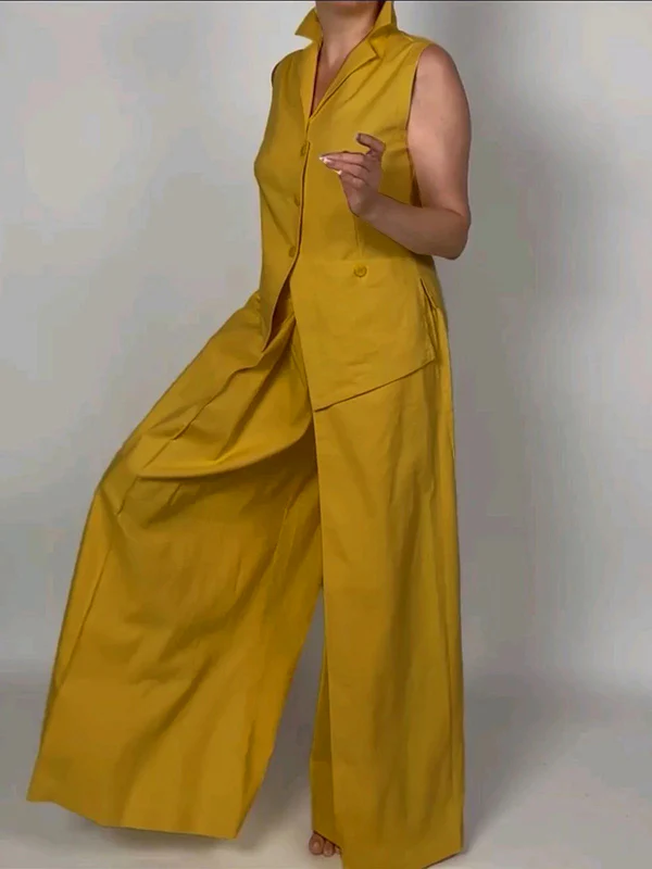 Sleeveless Buttoned Solid Color Lapel Vest Top - Image 2