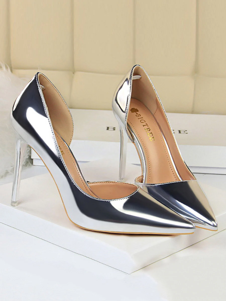 Solid Color Pumps - Image 4