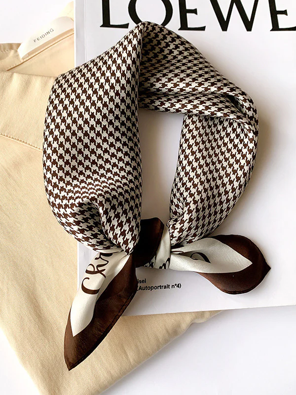 Square Houndstooth Letter Print Scarf - Image 2