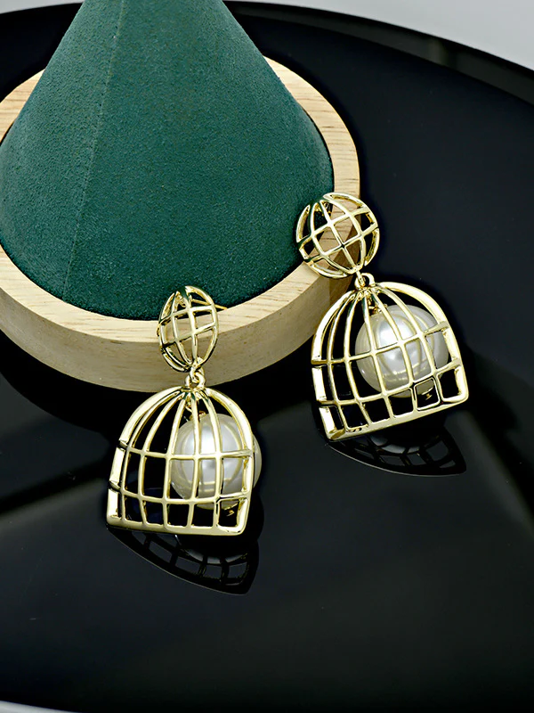 Statement Geometric Pearl Earrings Accessories - Image 3