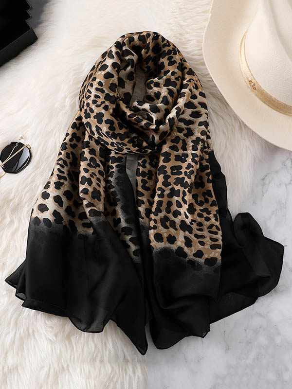 Stylish Leopard Gradient Silk Scarf - Image 3