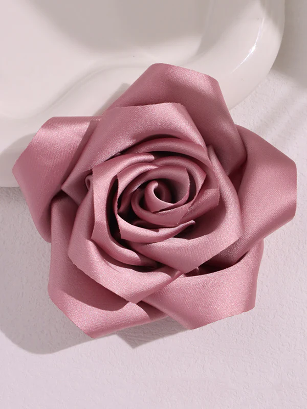 Three-Dimensional Flower Brooch Accessories - Image 11