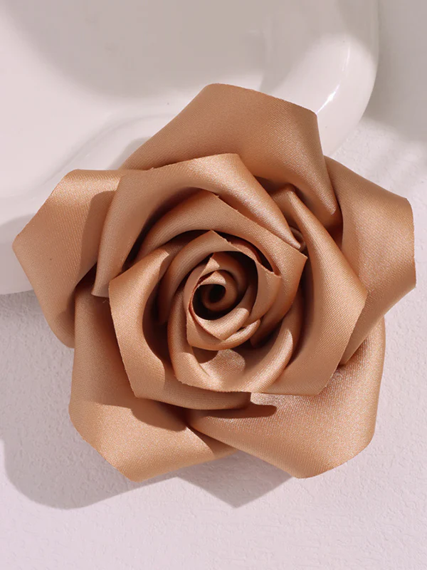 Three-Dimensional Flower Brooch Accessories - Image 14