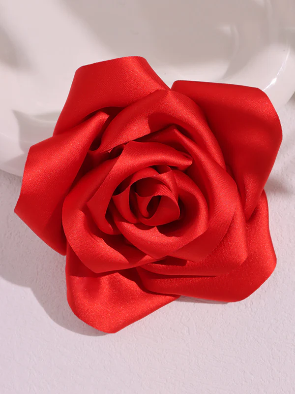 Three-Dimensional Flower Brooch Accessories - Image 5