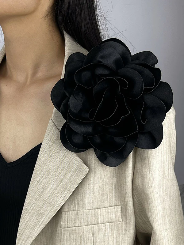 Three-Dimensional Flower Brooch Accessories - Image 3