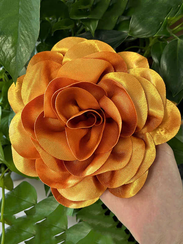 Three-Dimensional Flower Brooch Accessories - Image 8